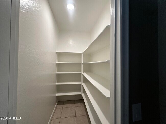 Building Photo - 4117 W South Butte Rd