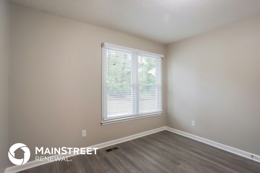 Building Photo - 7254 Fernwood Dr