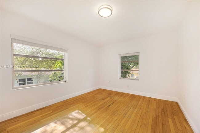 Building Photo - 2330 SW 26th Ln