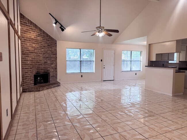 Building Photo - 14418 Moorfield Dr