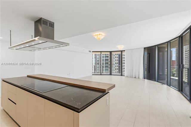 Building Photo - 1000 Brickell Plz