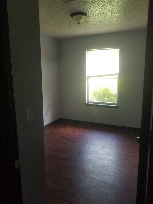 Building Photo - 3205 SE 55th St