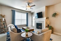 Building Photo - 4642 Hahns Peak Dr