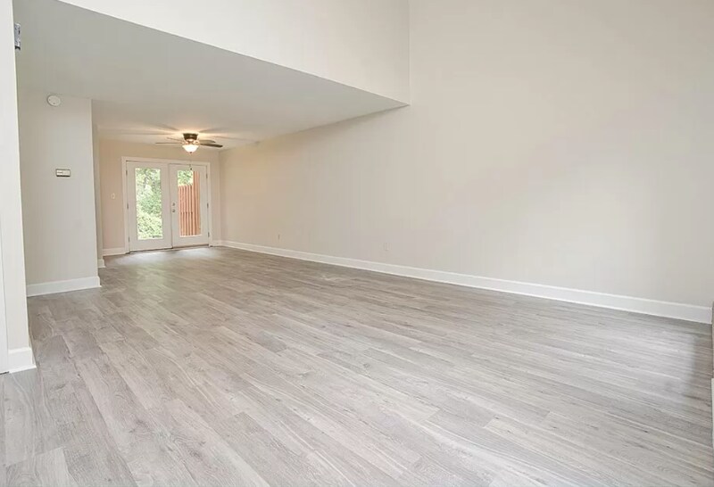 Building Photo - 206 Rock Knoll Dr