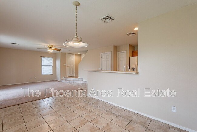 Building Photo - 11928 W Columbine Dr
