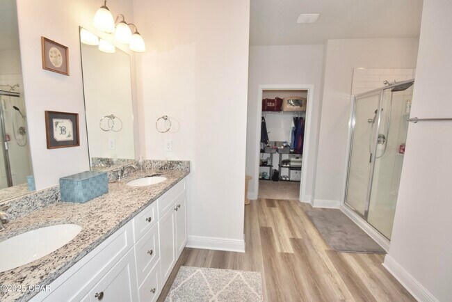 Building Photo - 4858 Sweetspire Dr