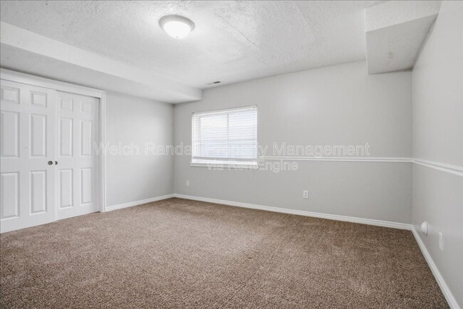 Building Photo - 9527 S Newkirk St