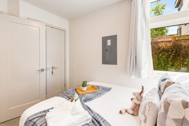 Building Photo - 2114 3rd Ave N