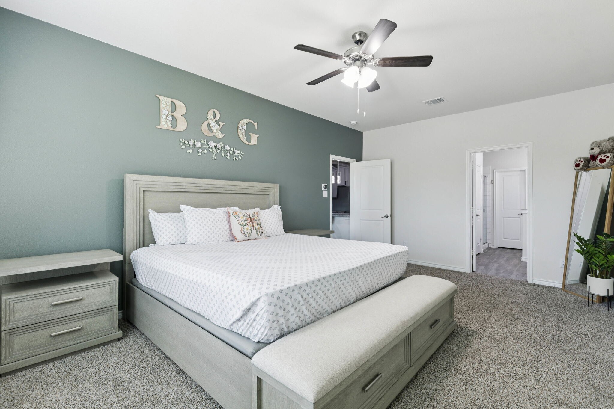 Building Photo - 11112 Canyon Oak St