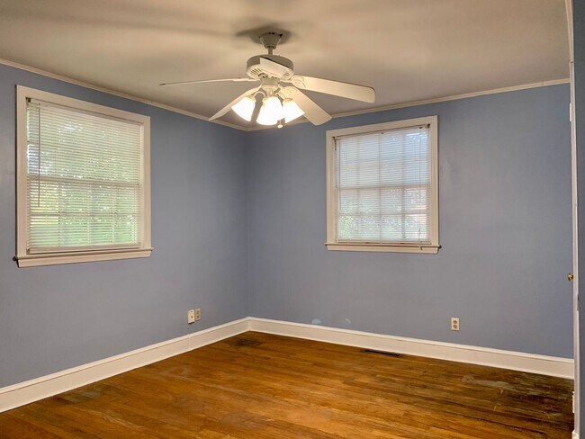 Building Photo - 608 Willard Pl