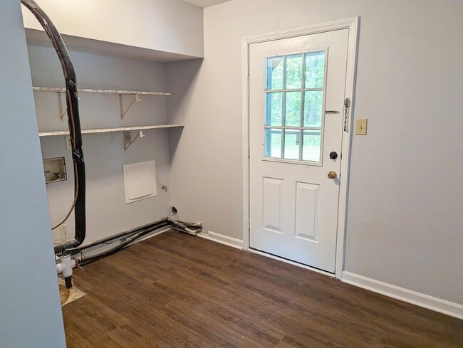 Building Photo - 1214 Cedar Creek Dr