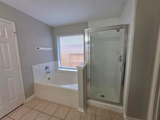 Building Photo - 3602 Brookstone Ct
