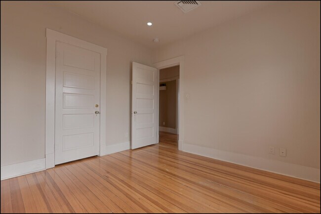 Building Photo - 1420 Hawthorne St