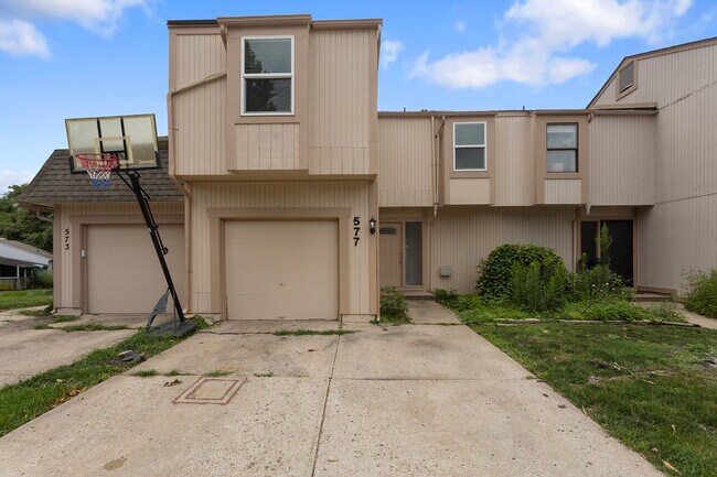 Building Photo - 577 NW Valleybrook Rd