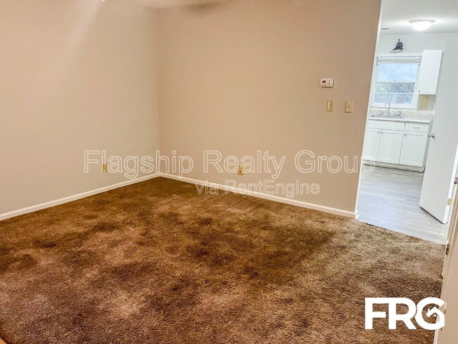 Building Photo - 107 Chesterfield Ct
