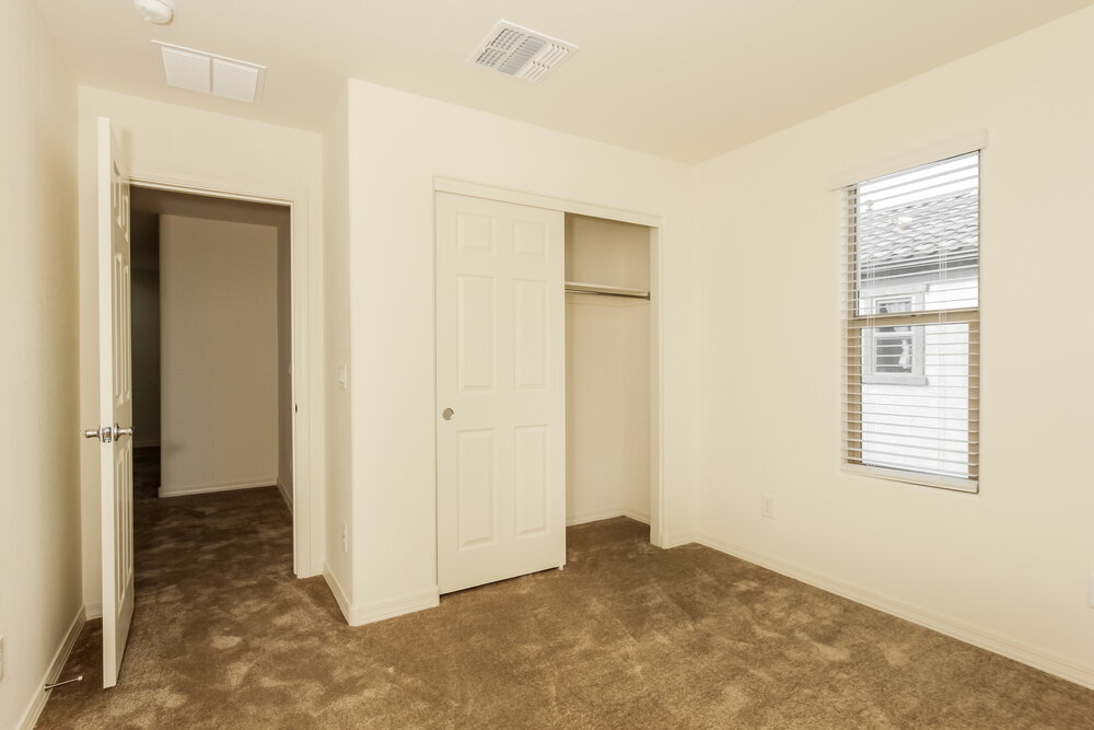 Building Photo - 3815 S 58th Ln