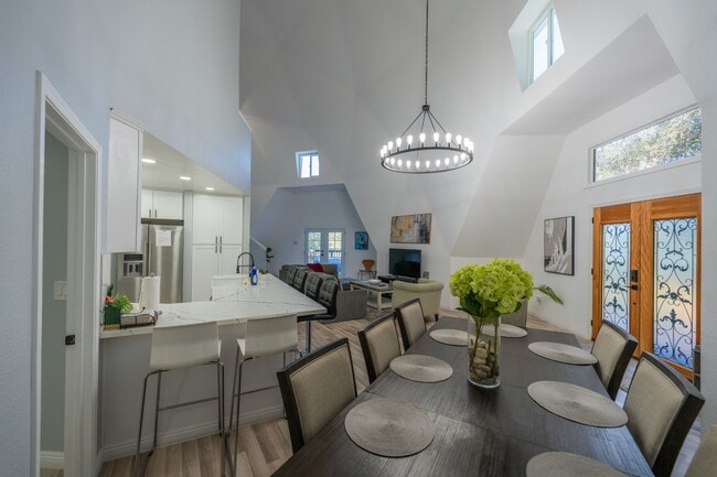 Building Photo - 28205 Meadow Oak Ln