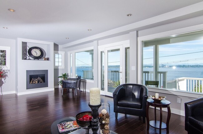 Building Photo - 4Bd/3.5Ba Seattle Home