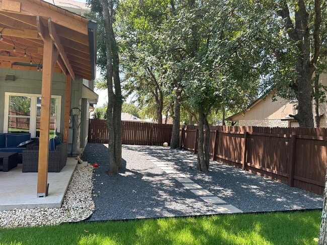 Building Photo - 1808 Sylvia Ln