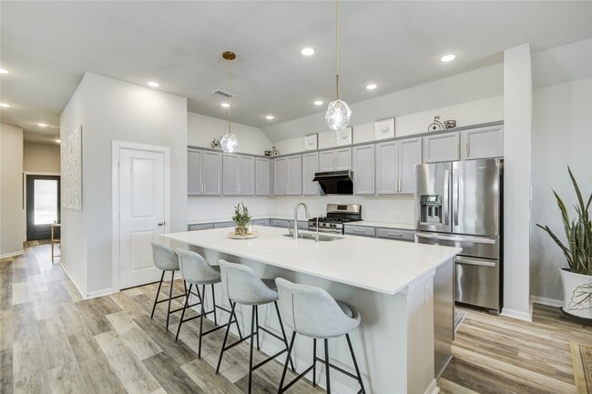 Building Photo - 2815 Torrey Pines Dr