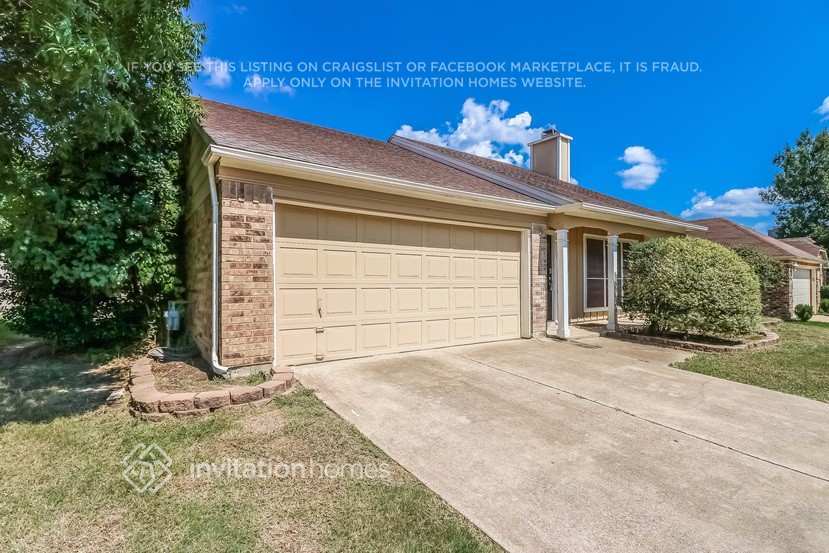 Building Photo - 4136 Hathaway Dr