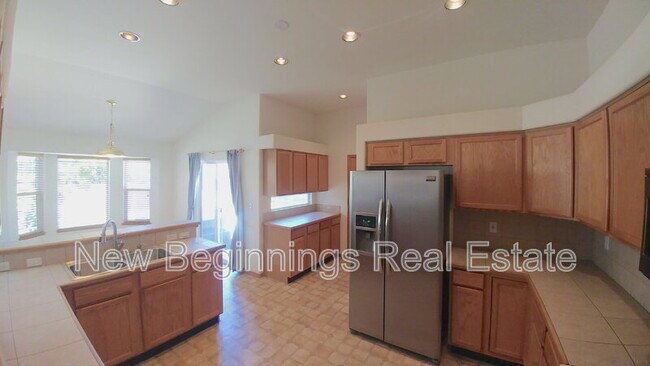 Building Photo - 4411 Hickory Hollow Dr
