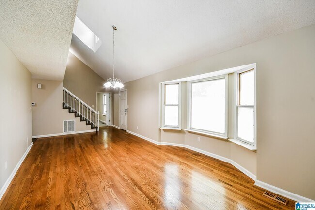 Building Photo - 2085 Edenwood Cir