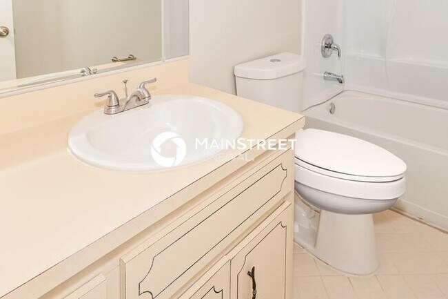 Building Photo - 3 Bedroom Pet-Friendly Home in Jacksonville, FL with Main Street Renewal