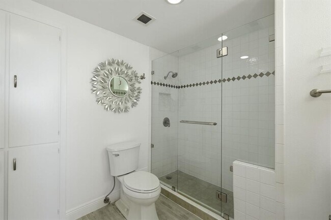 Building Photo - 1801 Lavaca St