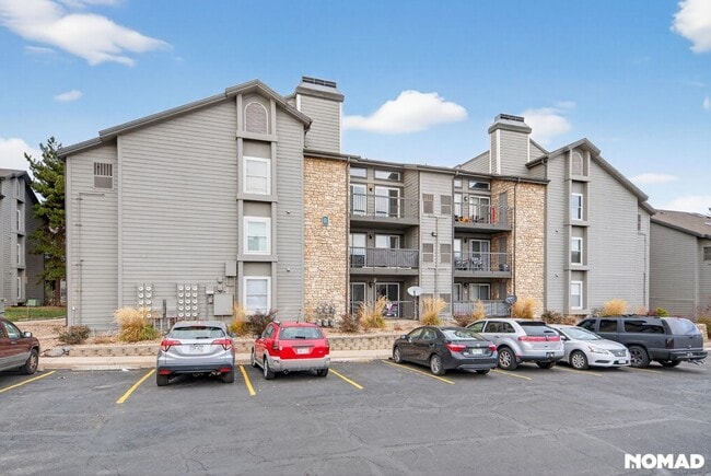 Building Photo - 2575 S Syracuse Way