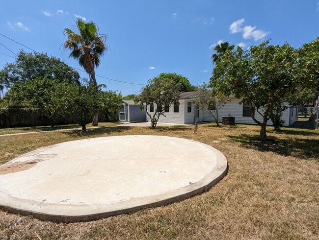 Building Photo - 101 W Flynn Ave