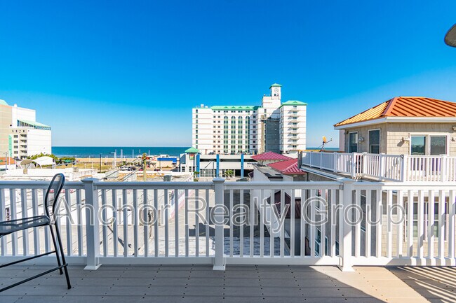 Building Photo - 217 16th St