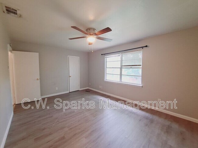 Building Photo - 633 Rutgers Dr