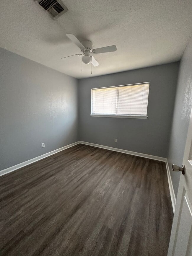 Building Photo - Updated Bossier Home