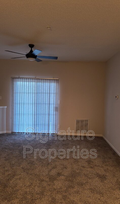 Building Photo - 9410 Links Ln