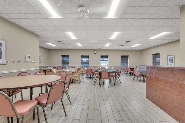 Building Photo - 2590 SE 7th Pl