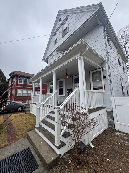 Building Photo - 71 Fairbanks St