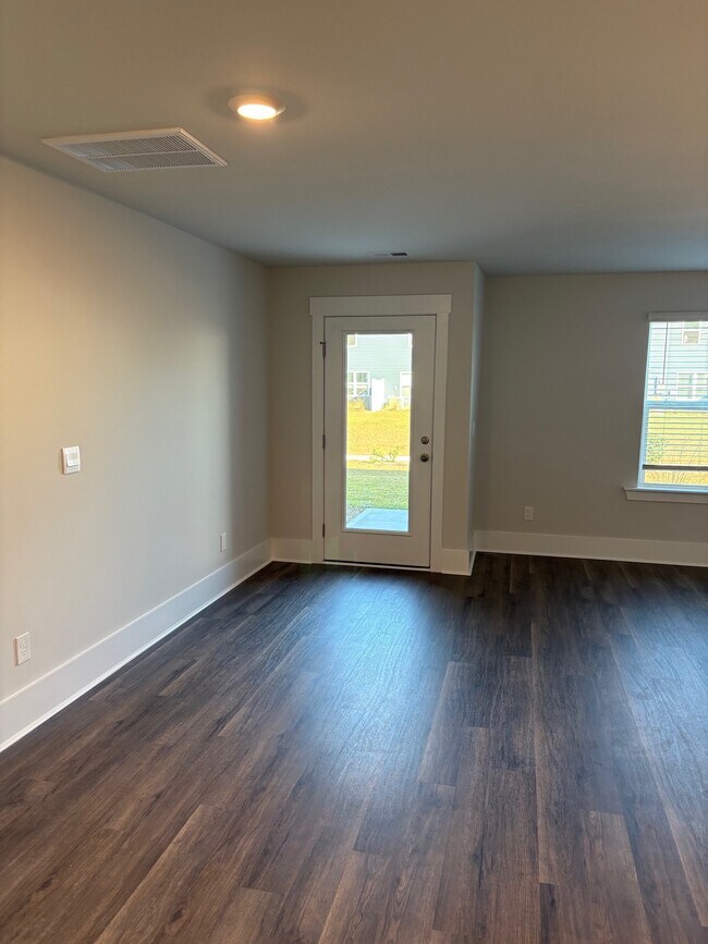 Building Photo - 7787 Pennycress Dr