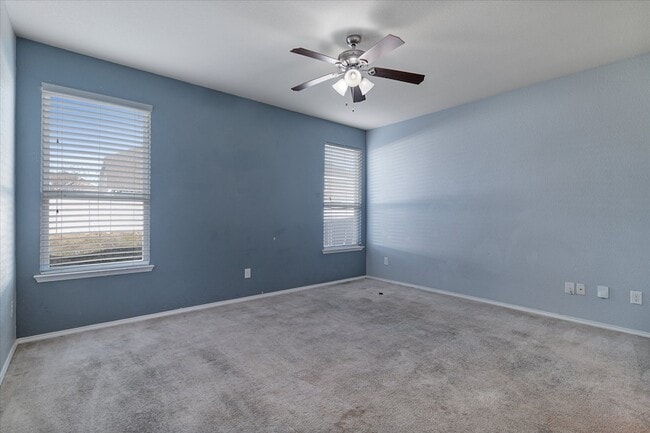 Building Photo - 9141 Blackstone Dr