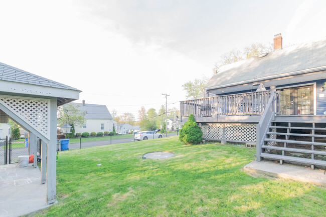 Building Photo - 102 Greystone Ave