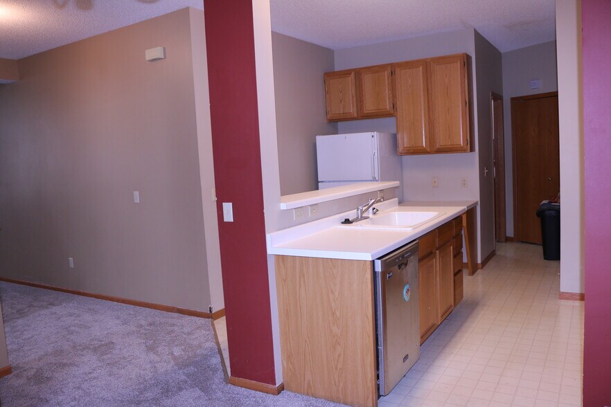 Building Photo - 2696 Mallard Dr