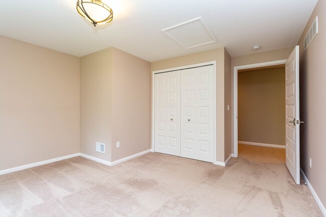 Building Photo - SOPHISTICATED COMFORT in HISTORIC FRANKLIN