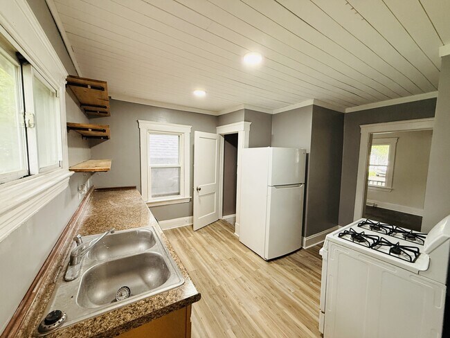 Building Photo - 4123 Stickney Ave