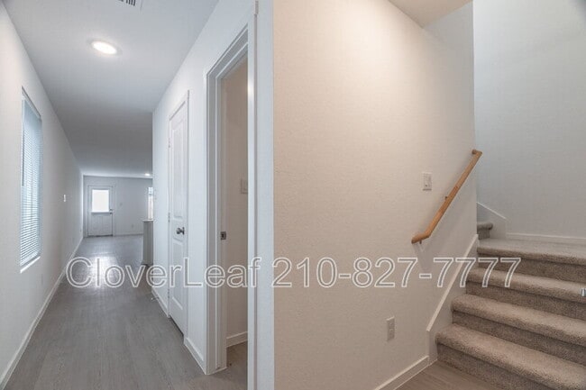 Building Photo - 8523 Loska Grn