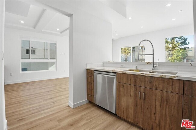 Building Photo - 1820 Prosser Ave