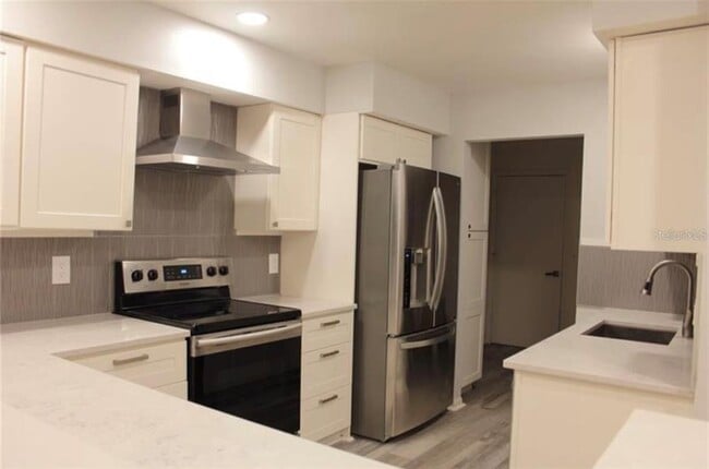 Building Photo - 813 Sleepy Harbour Dr