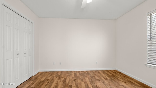 Building Photo - 5625 S Lagoon Dr