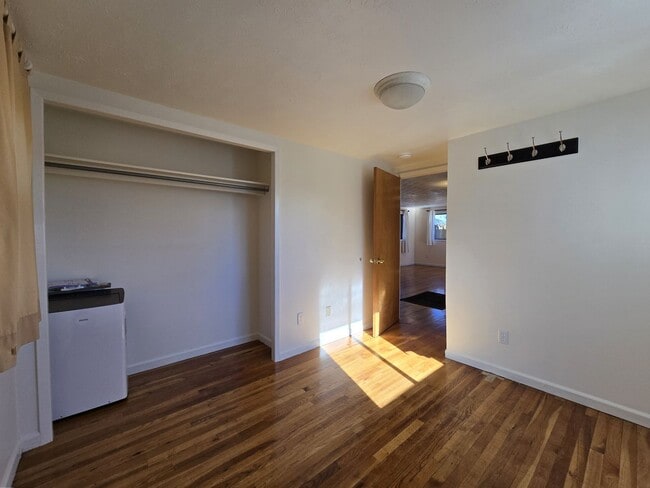 Building Photo - 3509 Pueblo Dr