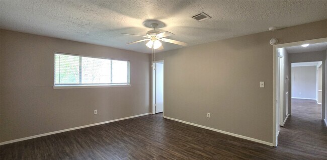 Building Photo - 23019 Tree Bright Ln