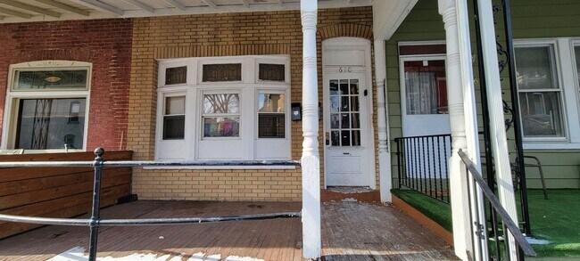 Building Photo - 610 Park St